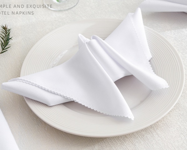100% Polyester Dinner Napkins White Folded Flower Napkins Hotel Wedding Tablecloth